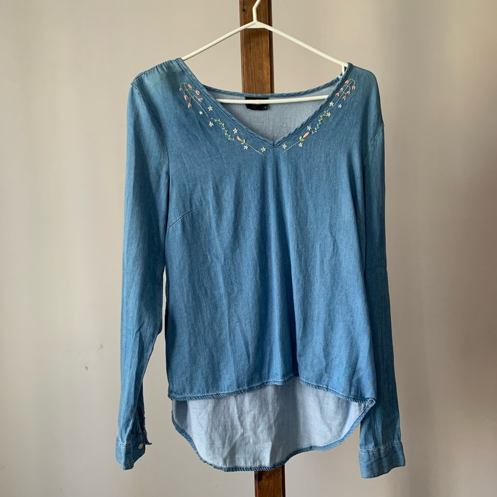 VILA | Loose Flowy Denim Shirt | With Hand Embroidered Flowers | Sz M